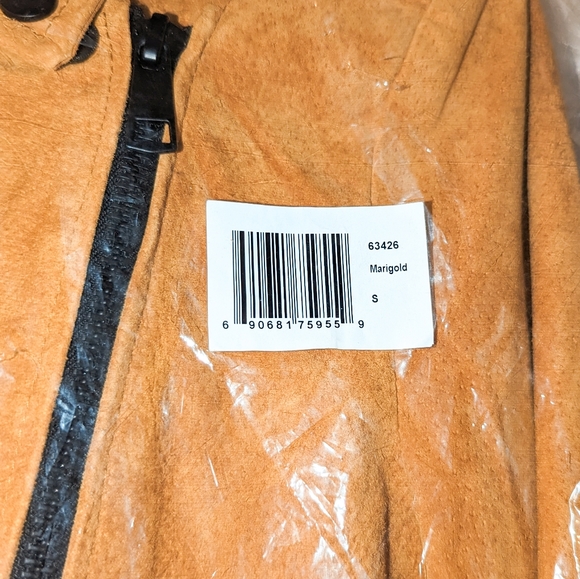 Bagatelle Women's Leather Suede Belted Biker Moto Jacket Size Small, Yellow Gold - Picture 4 of 9